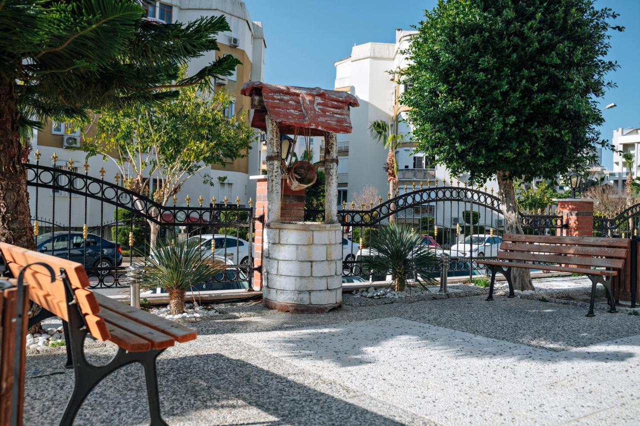 Onkel Rada Apart Hotel Antalia Esterno foto