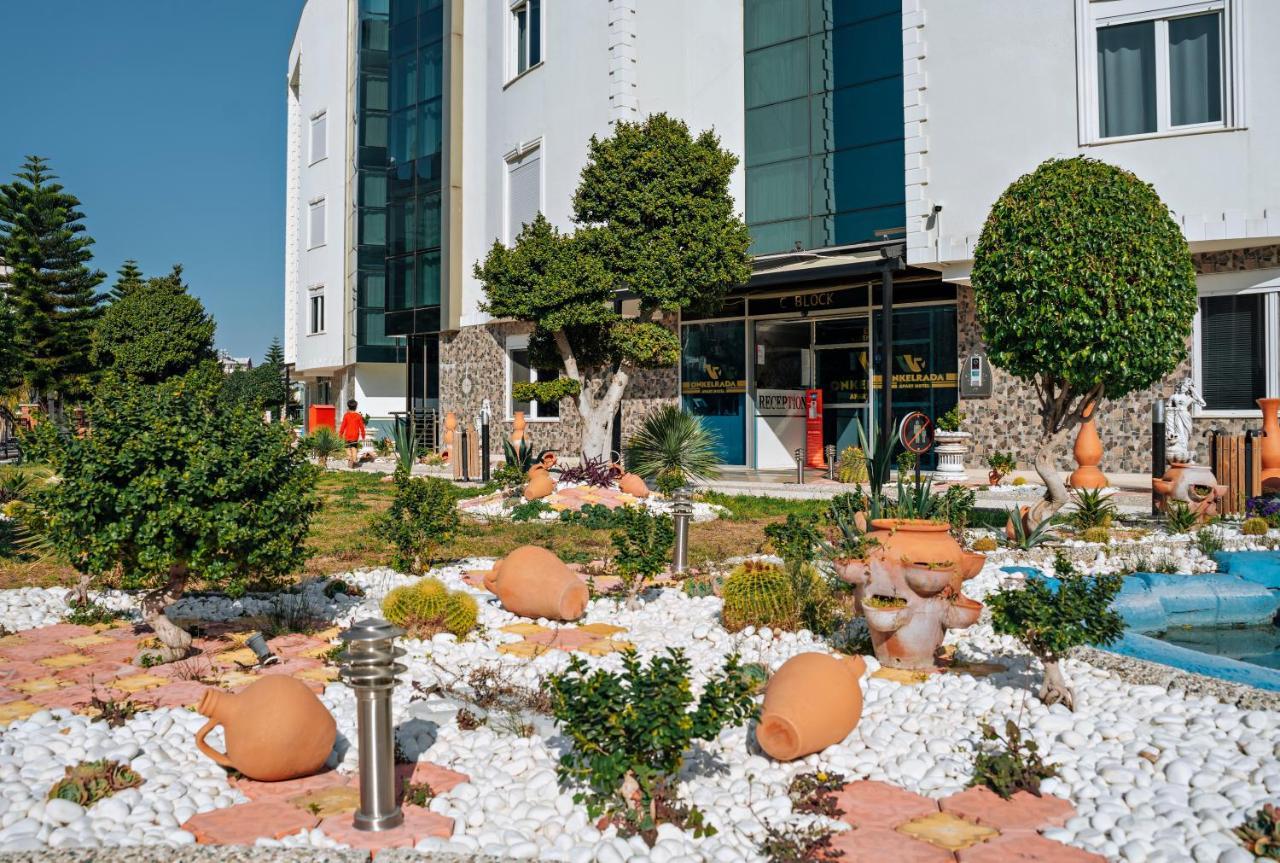Onkel Rada Apart Hotel Antalia Esterno foto